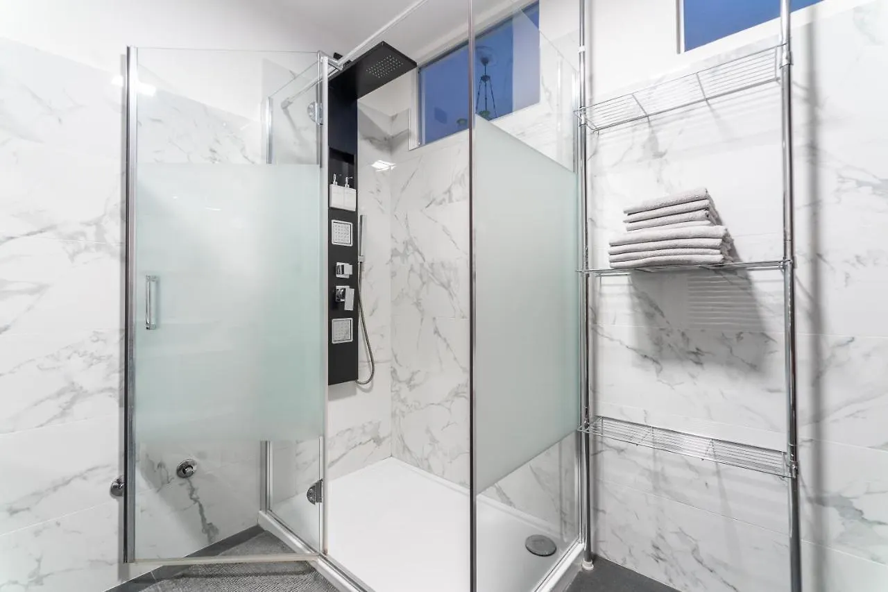 Apartment Grand Central 1845 Bergamo Italy
