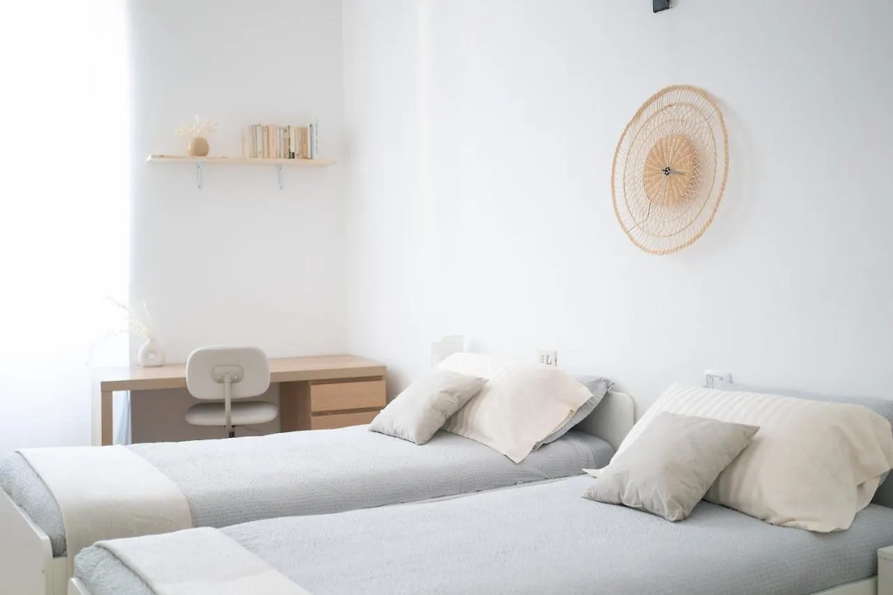 Apartment Grand Central 1845 Bergamo Italy